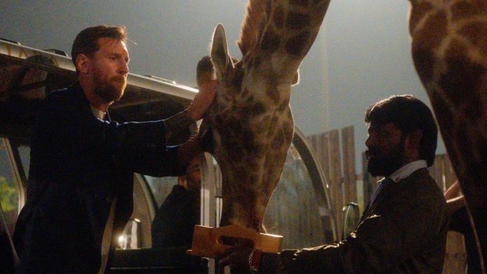 Las impactantes fotos de la visita de Messi a un refugio de animales en la India: el inédito homenaje que recibió