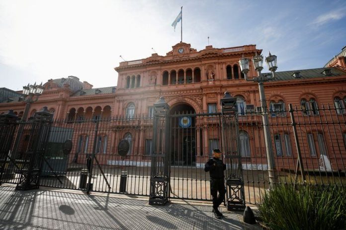 Luego del revés en el Congreso, la mesa política del Gobierno se reúne en Casa Rosada para definir los próximos pasos