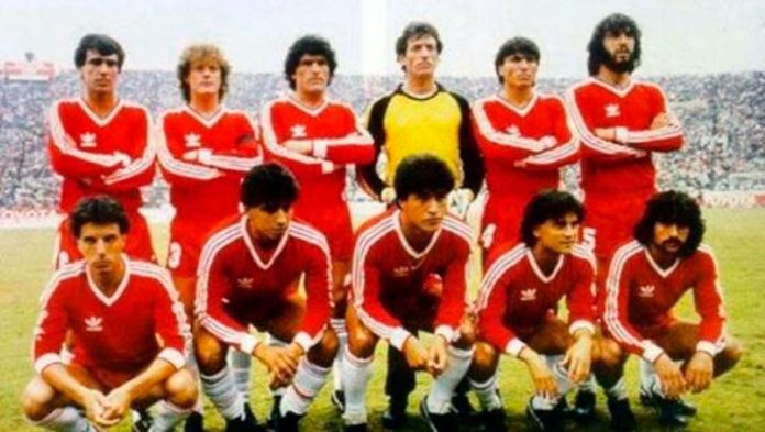 Toques, lujos y el único fanático de Argentinos Juniors que viajó: a 40 años de la mejor final de la historia de la Copa Intercontinental